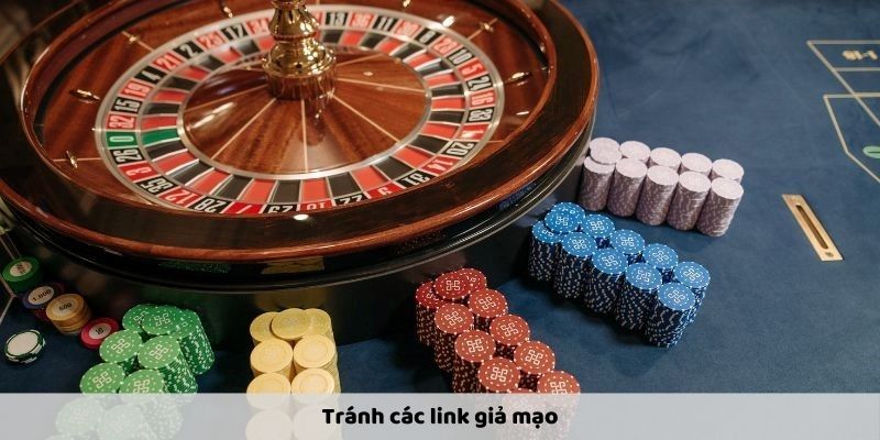 Tránh link giả mạo